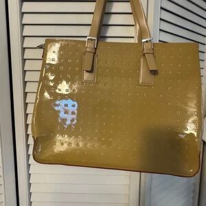 ARCADIA tan nude pearlescent Italian patent leather signature tote shoulder bag